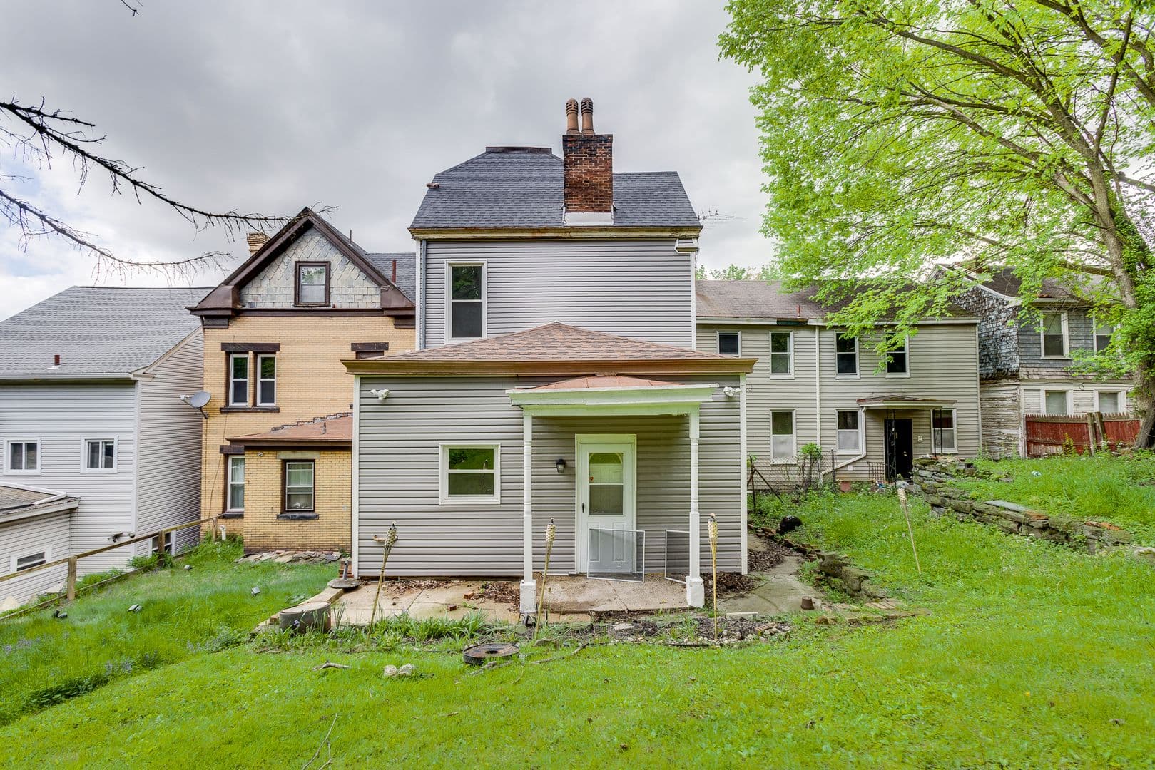 Pittsburgh House: 213 W. Burgess Street