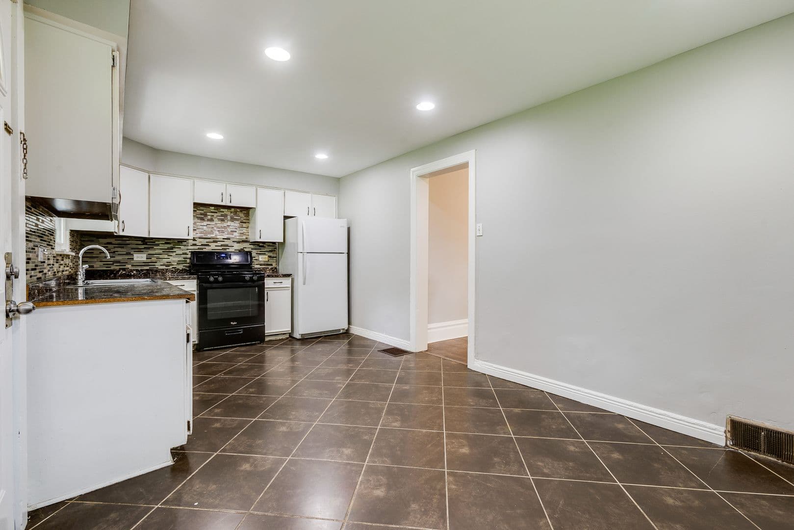 Pittsburgh House: 213 W. Burgess Street