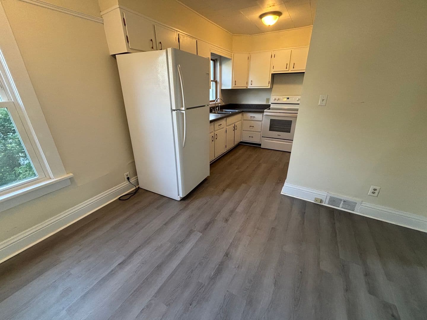 Grove City House: 114 W Washington Blvd.