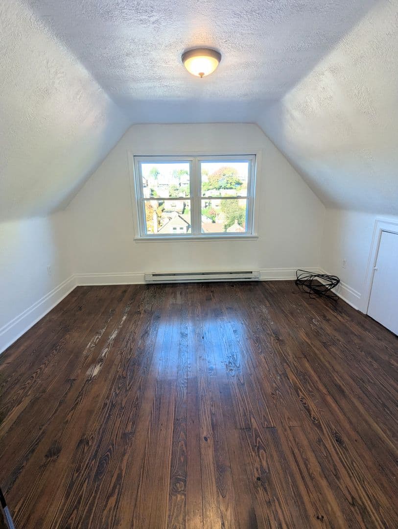 Pittsburgh House: 303 Labelle St