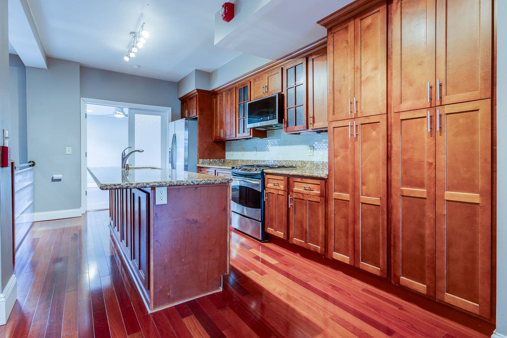 Pittsburgh Apartment: 70 S. 12th St