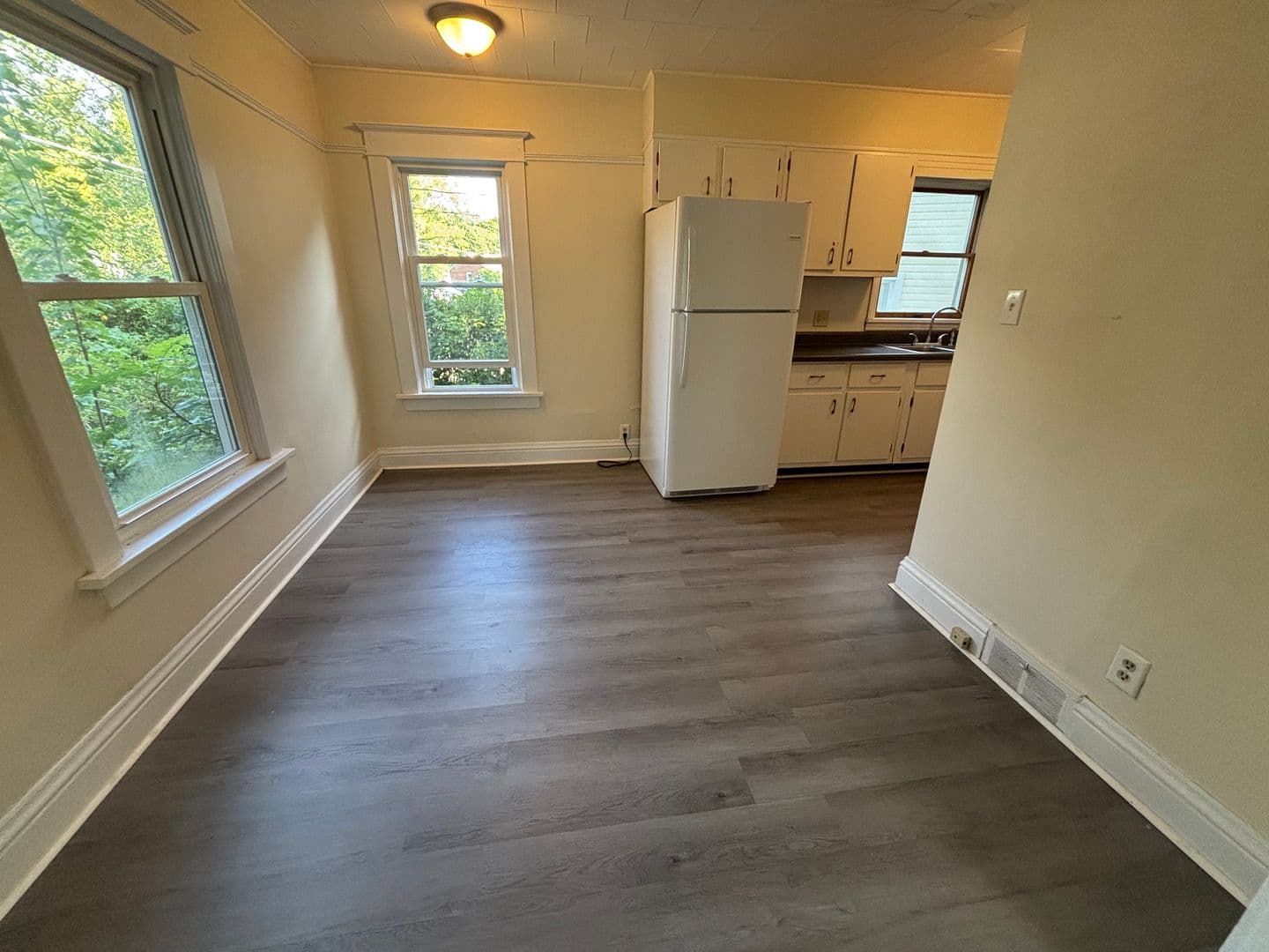 Grove City House: 114 W Washington Blvd.