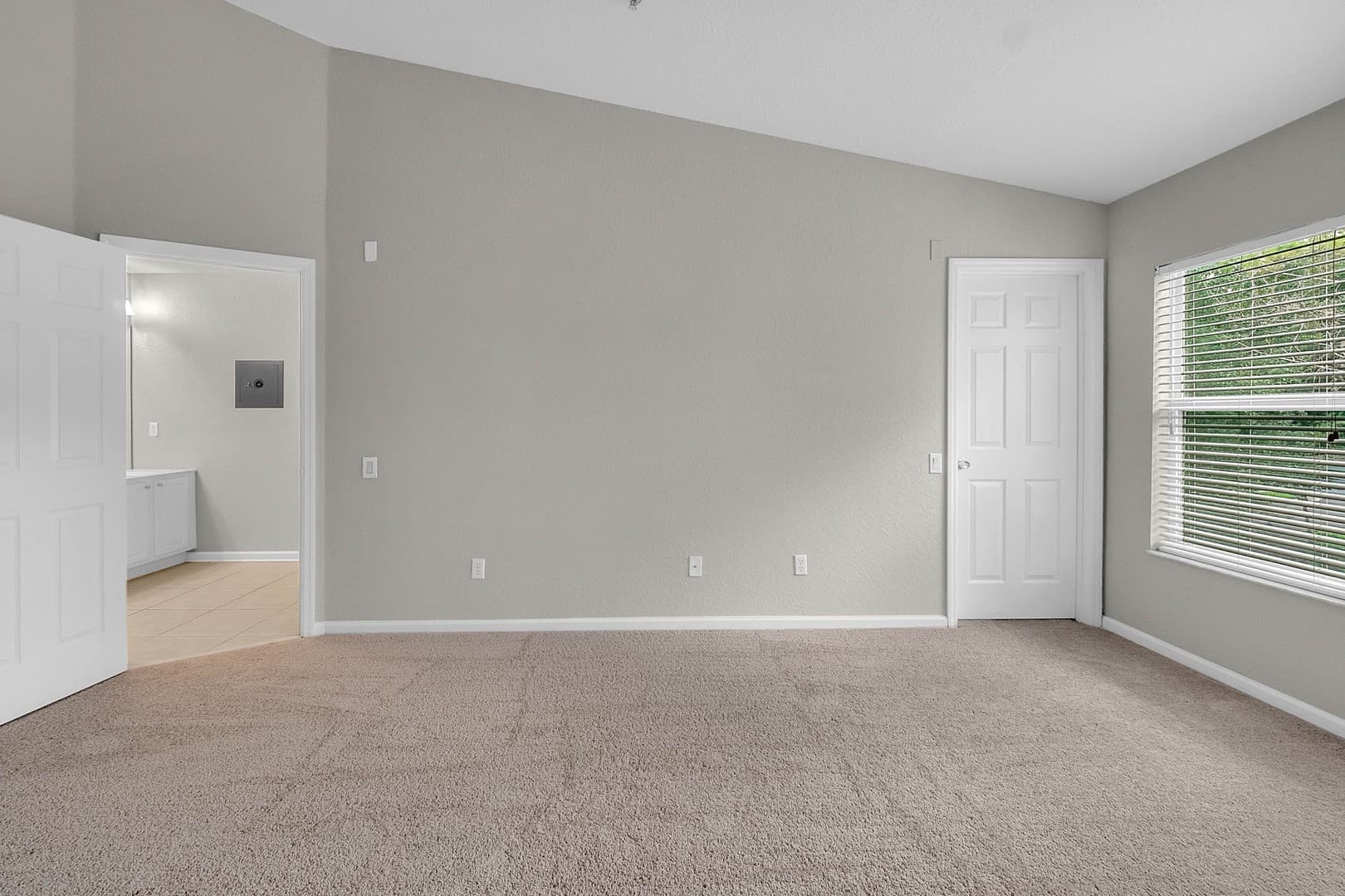 Orlando Apartment: 6302 Daysbrook Dr Unit 102