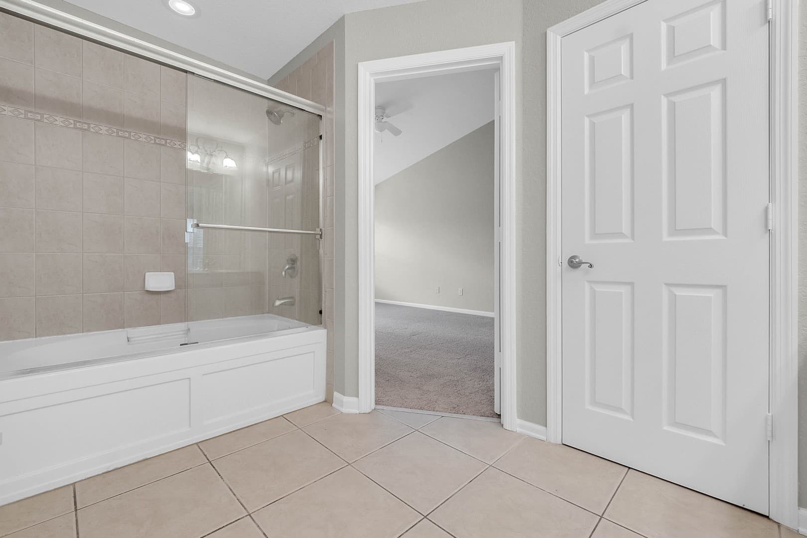 Orlando Apartment: 6302 Daysbrook Dr Unit 102