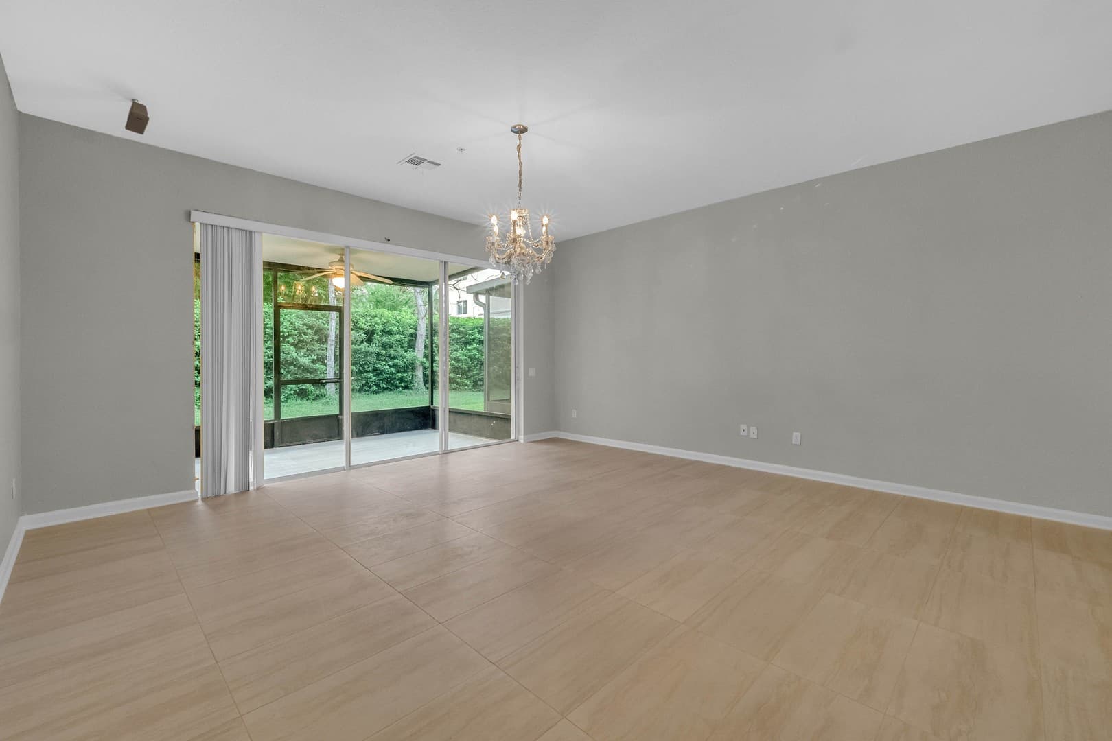 Orlando Apartment: 6302 Daysbrook Dr Unit 102