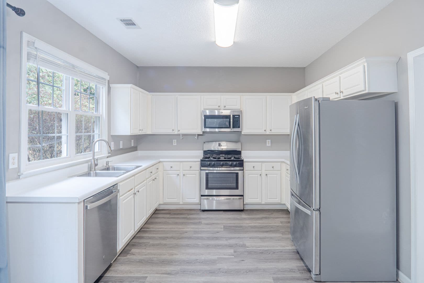 Alpharetta House: 435 Chippenham Ct