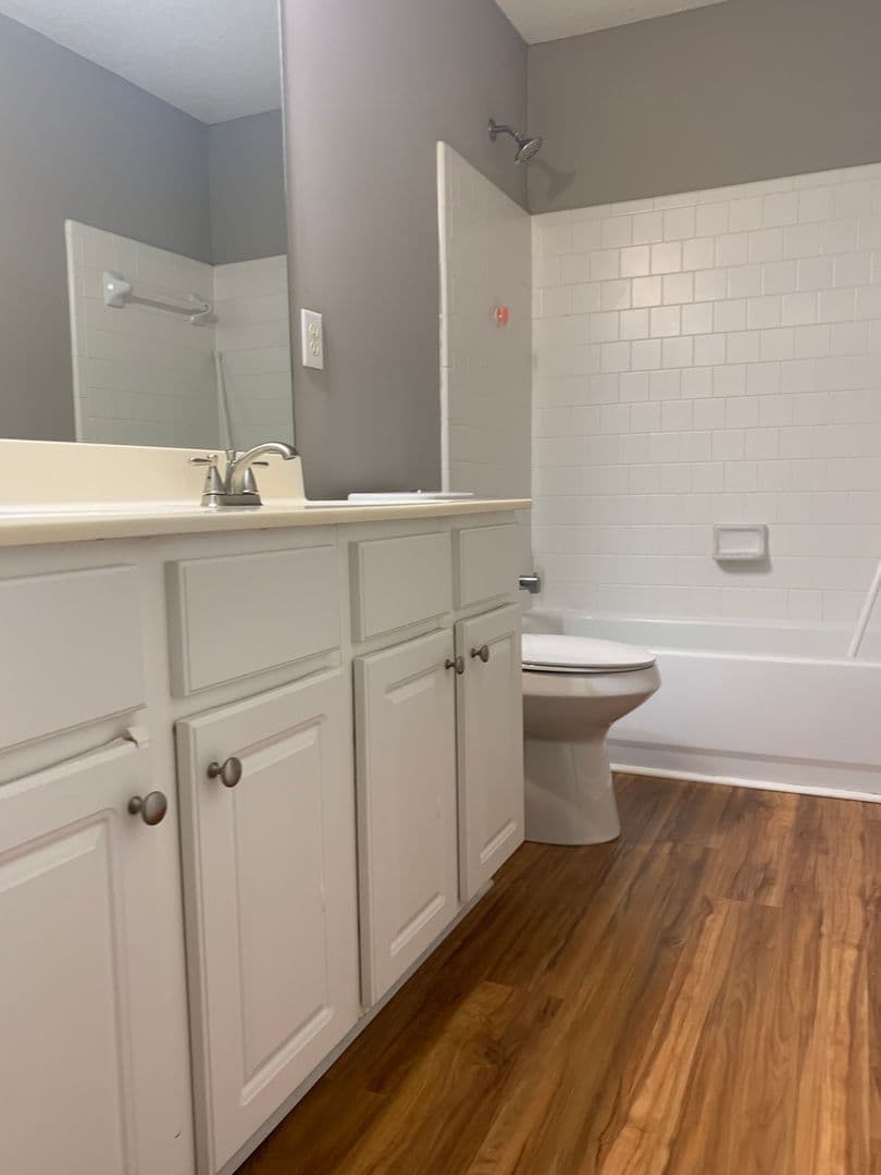 Alpharetta House: 435 Chippenham Ct