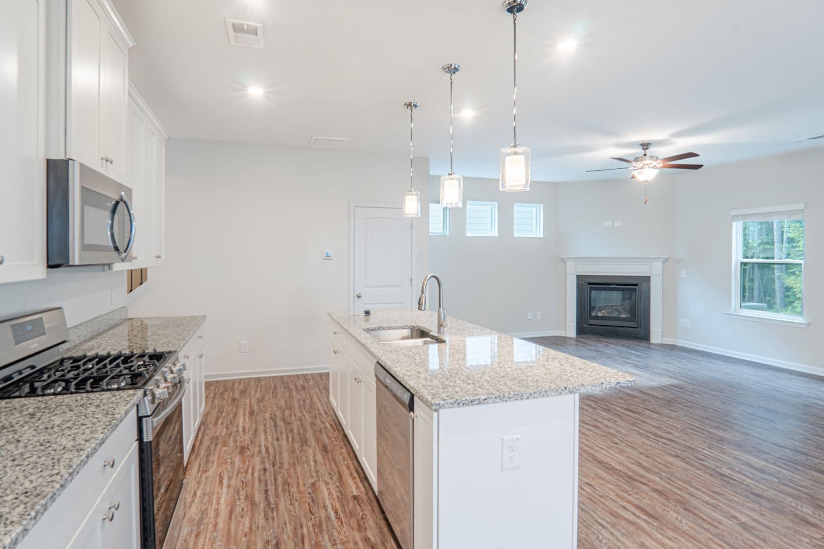 Acworth House: 108 Bryon Lane