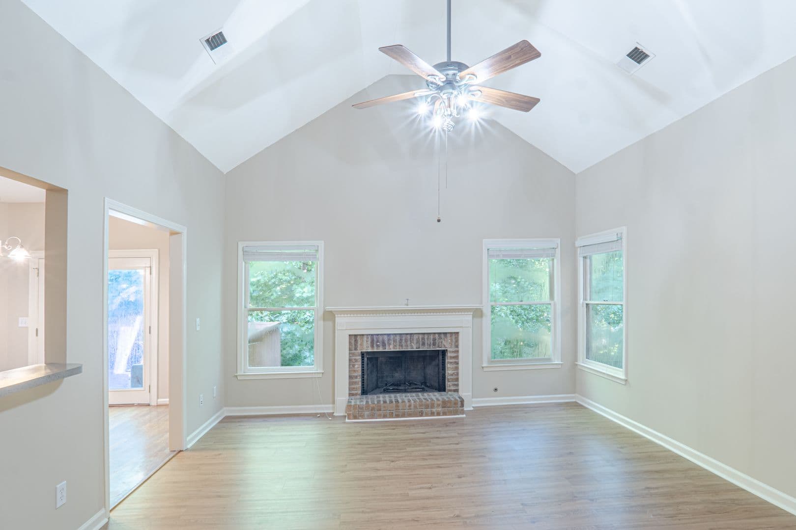 Kennesaw House: 2193 Northbrook Ridge NW