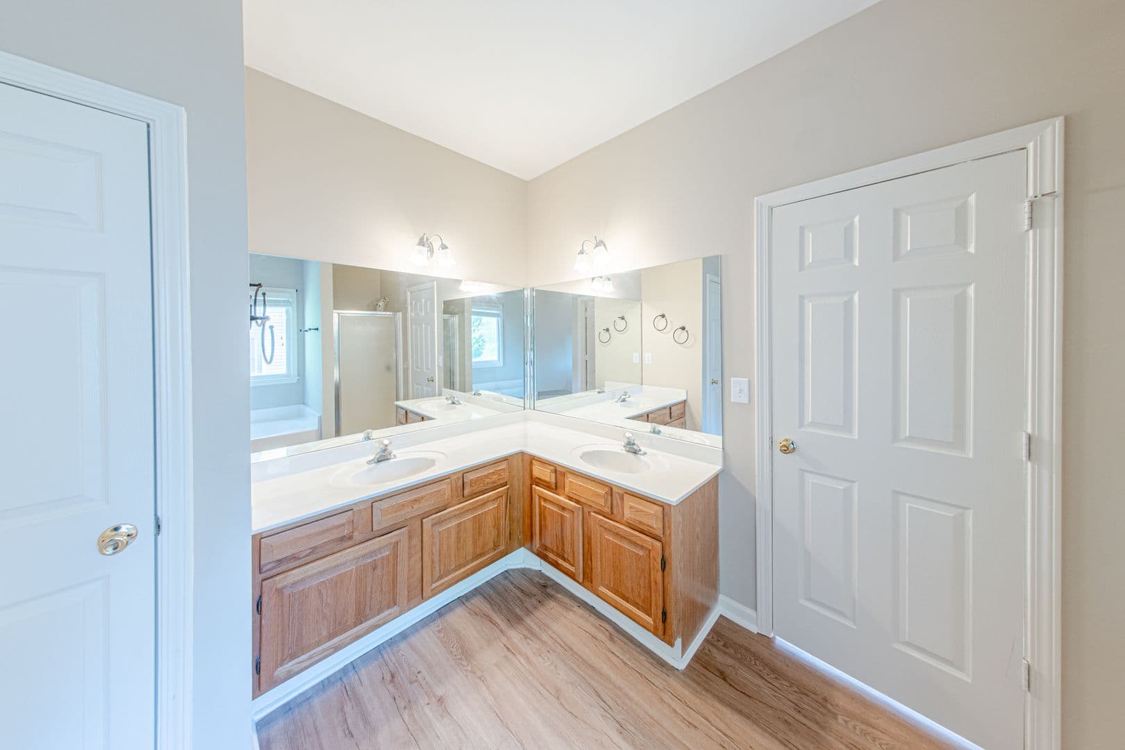 Kennesaw House: 2193 Northbrook Ridge NW