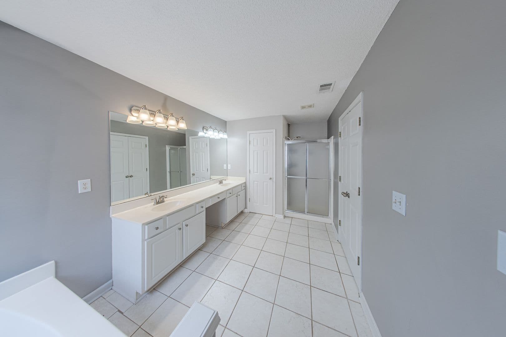 Alpharetta House: 435 Chippenham Ct