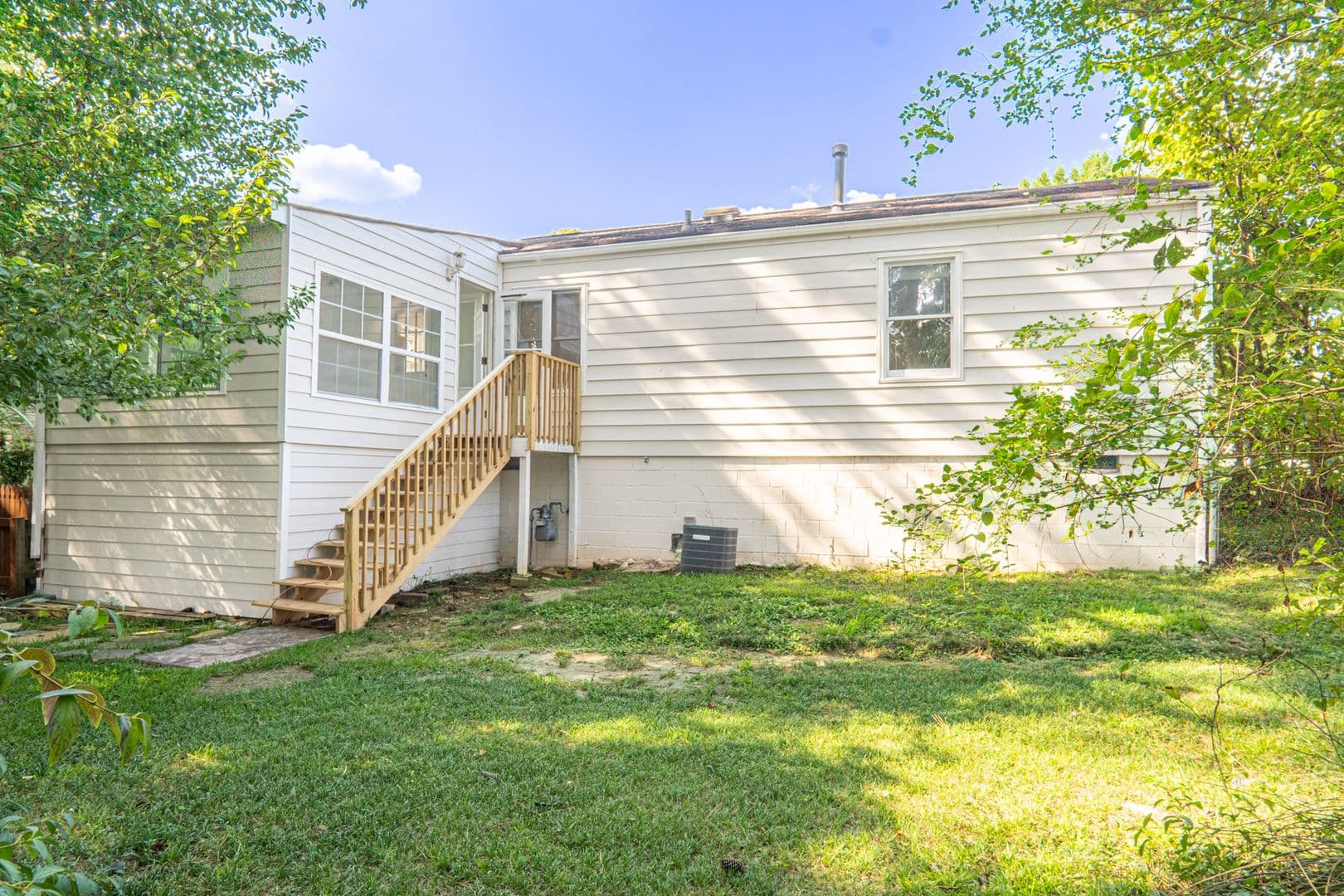 Smyrna House: 914 Bank St