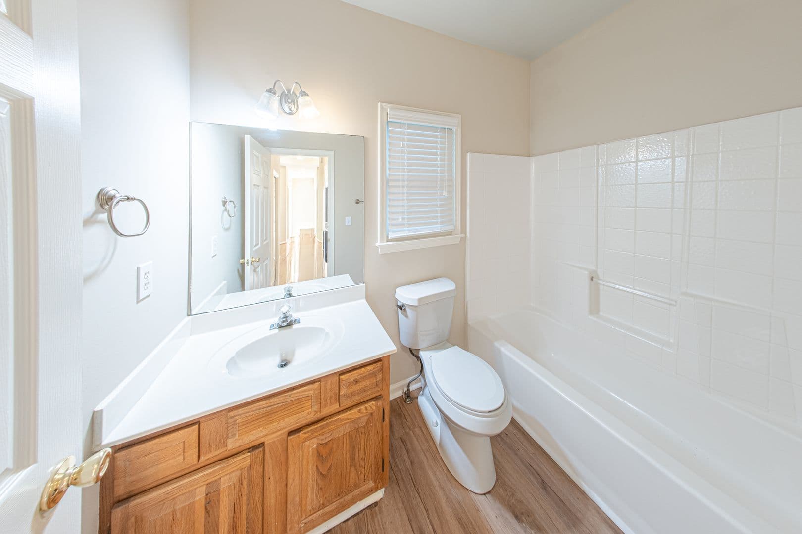 Kennesaw House: 2193 Northbrook Ridge NW