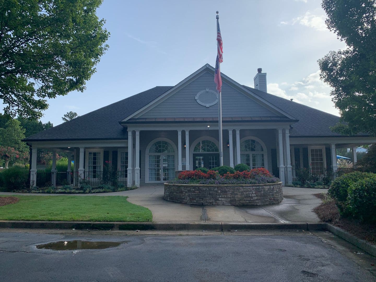Alpharetta House: 435 Chippenham Ct