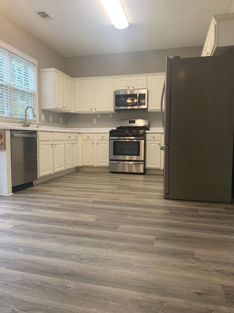 Alpharetta House: 435 Chippenham Ct