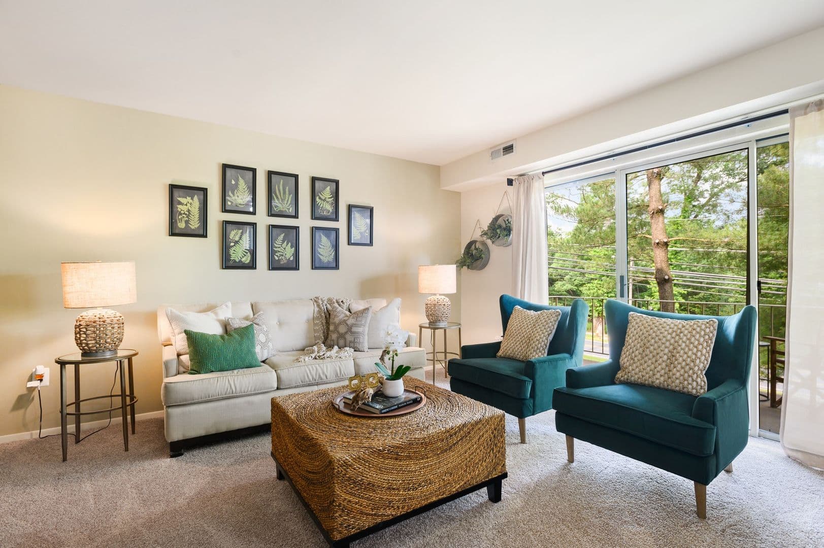 Gaithersburg Apartment: 340 N. Summit Ave #4