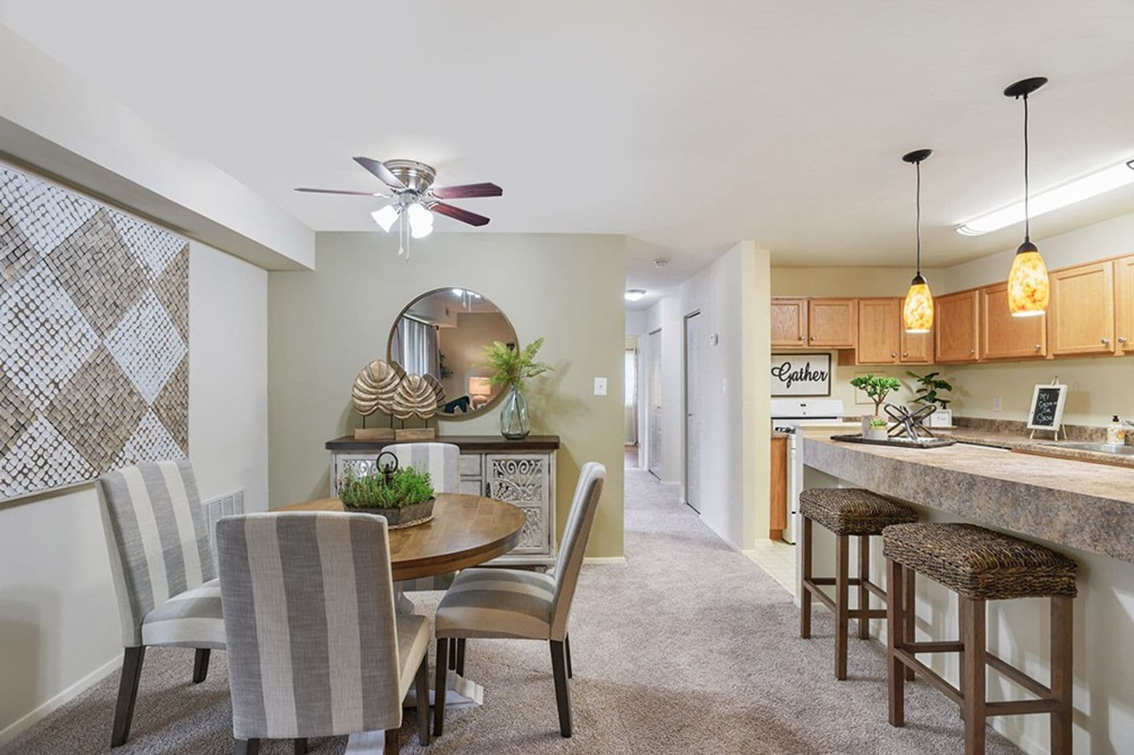 Gaithersburg Apartment: 340 N. Summit Ave #4