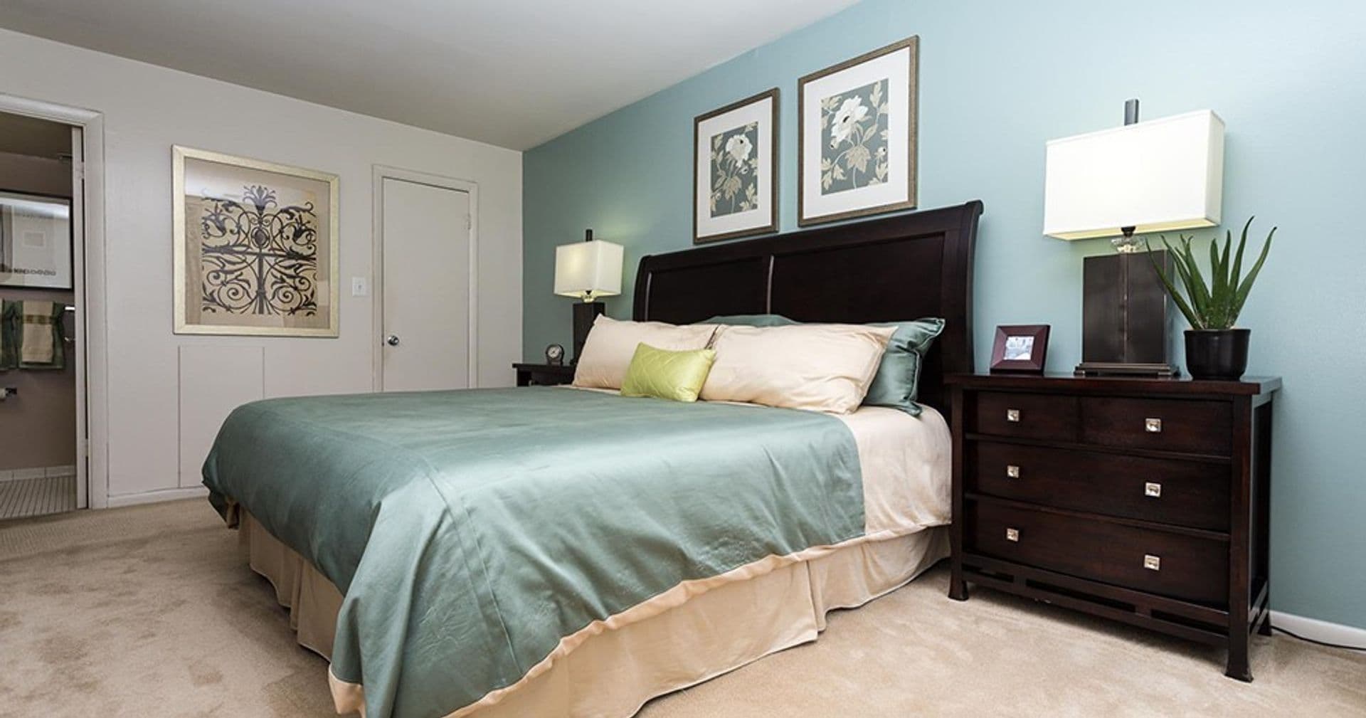 Silver Spring Apartment: 3004 Bel Pre Road #204