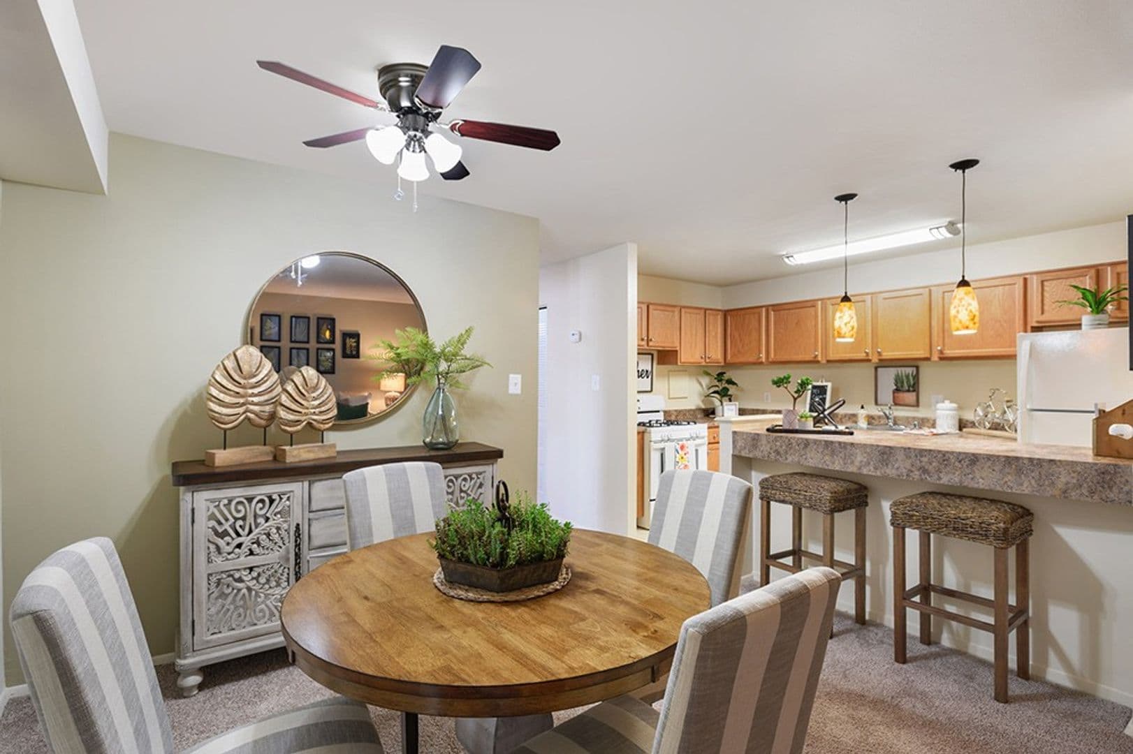 Gaithersburg Apartment: 340 N. Summit Ave #4