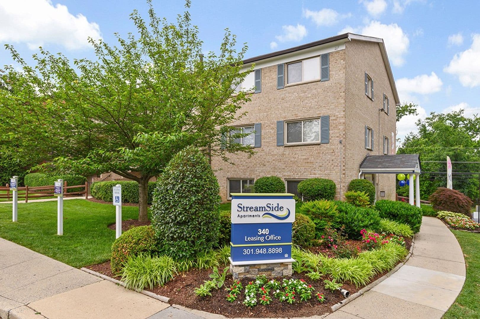 Gaithersburg Apartment: 340 N. Summit Ave #4