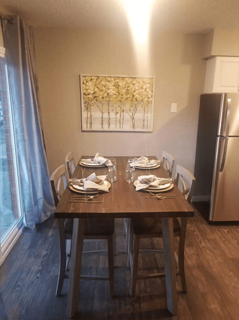 Yukon Apartment: 1000 S Cornwell Dr.