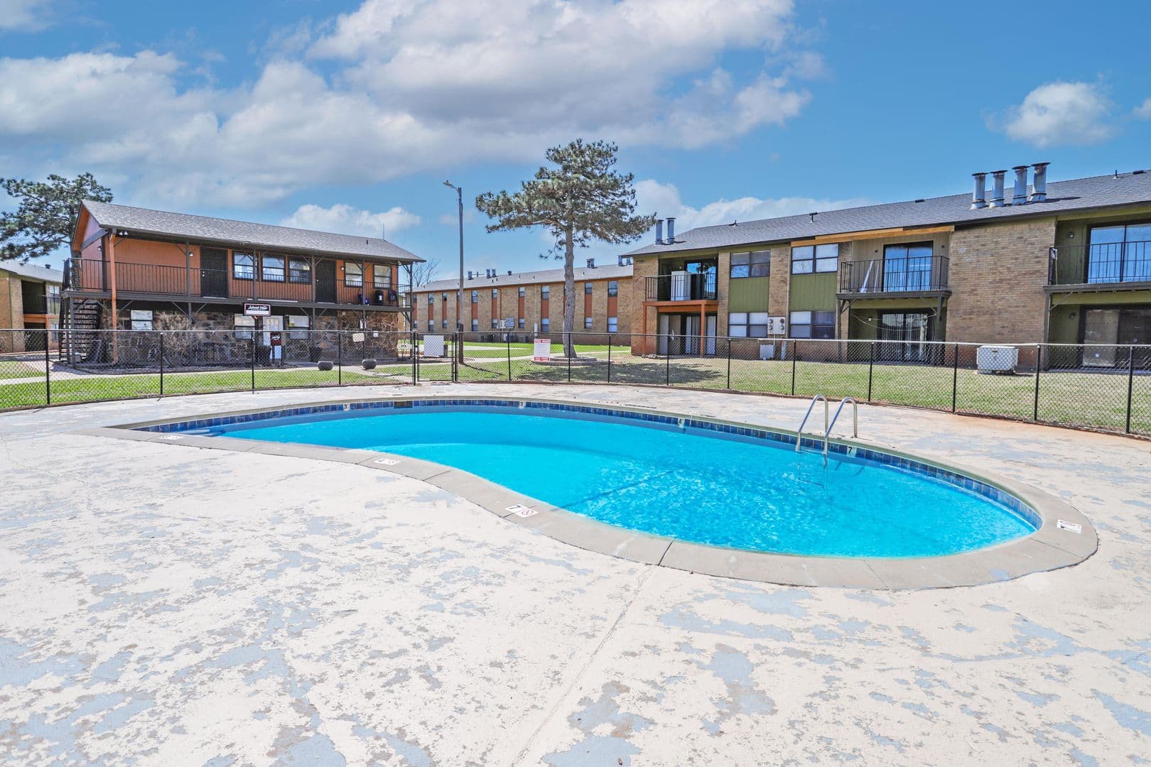 Oklahoma City Apartment: 6370 W. Wilshire