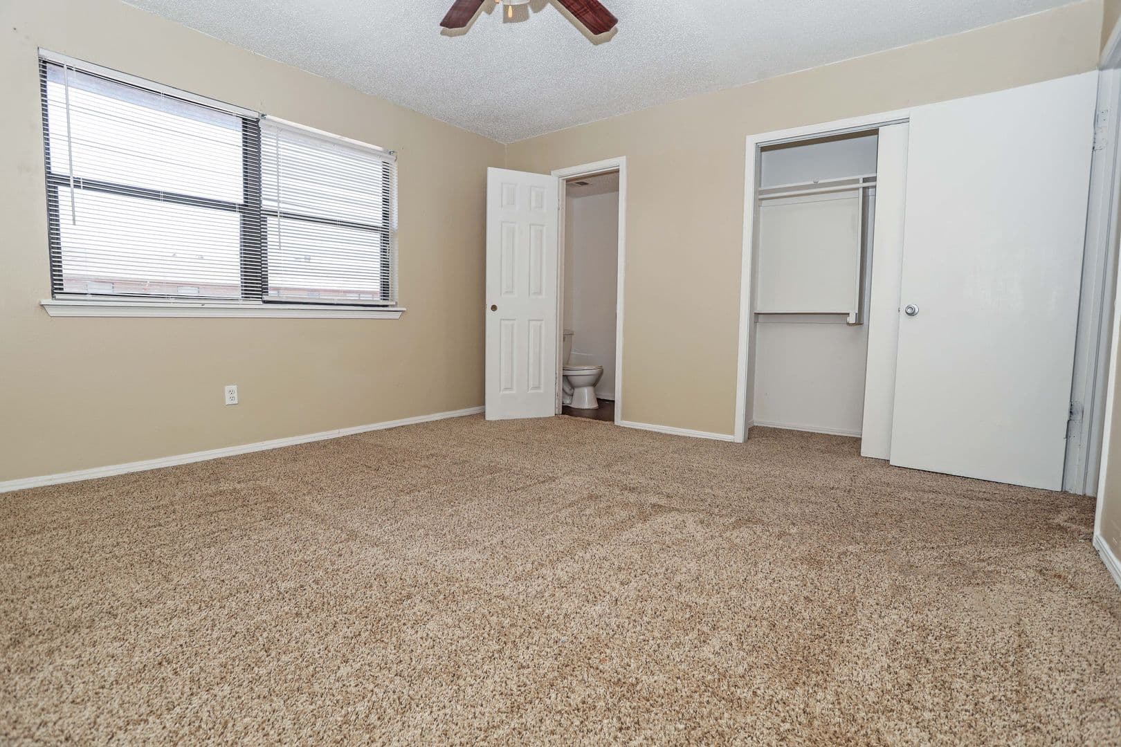 Oklahoma City Apartment: 6370 W. Wilshire