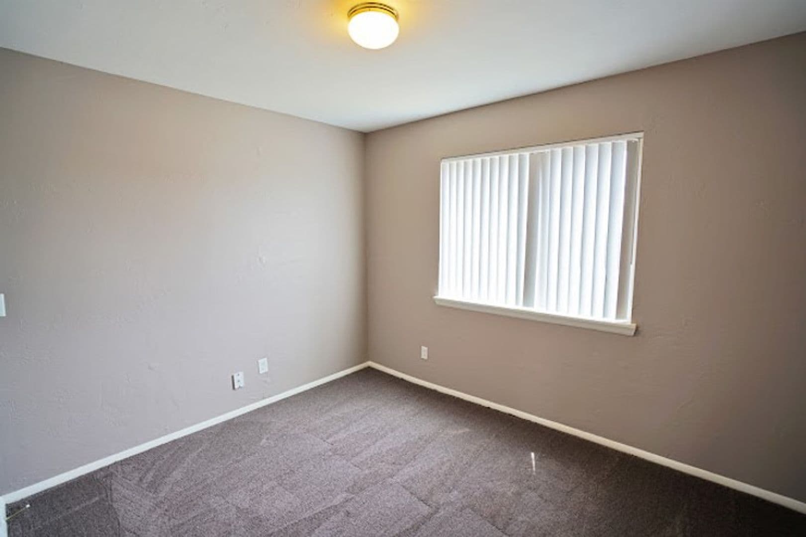 Moore Apartment: 921 NE 12th St
