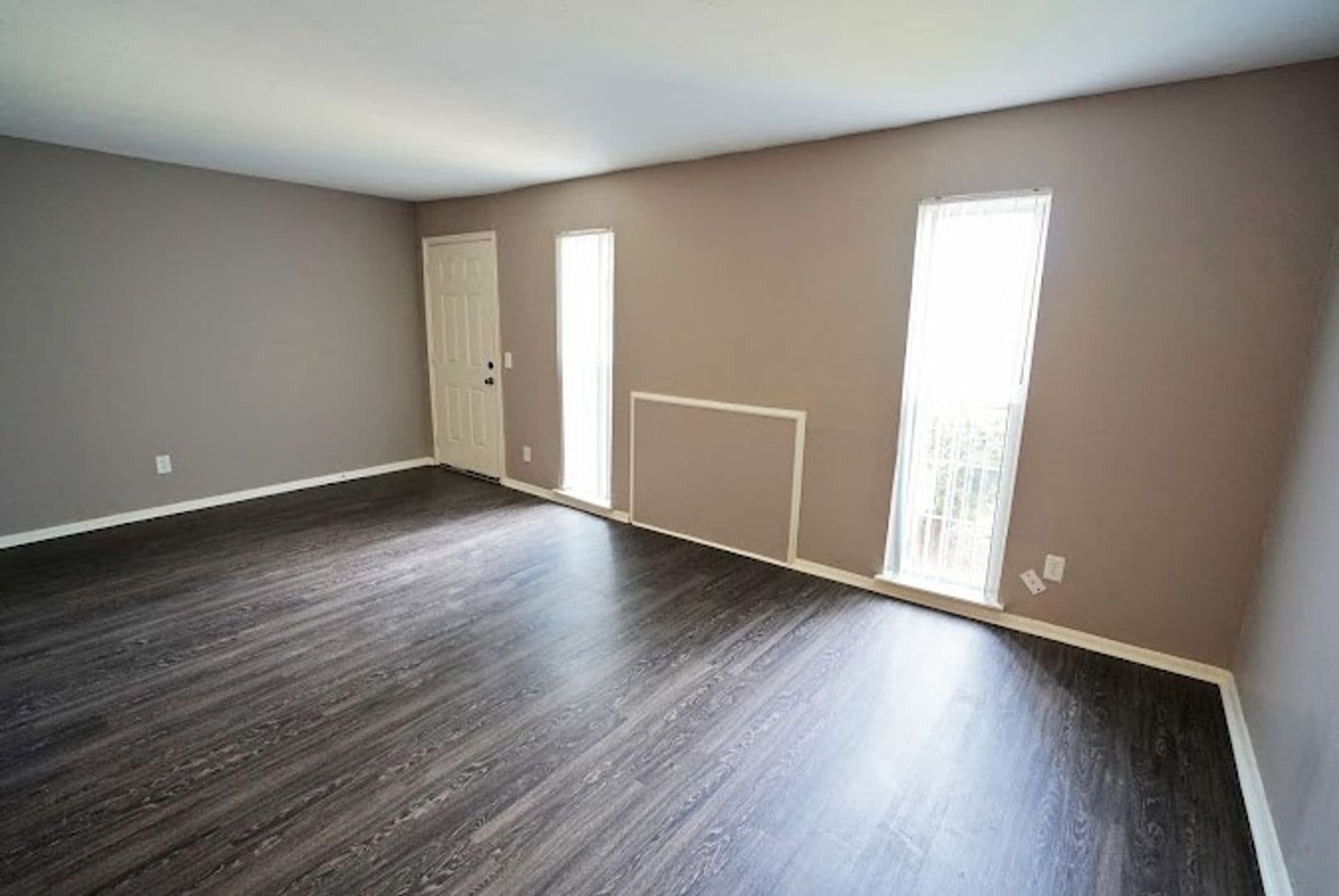Moore Apartment: 921 NE 12th St