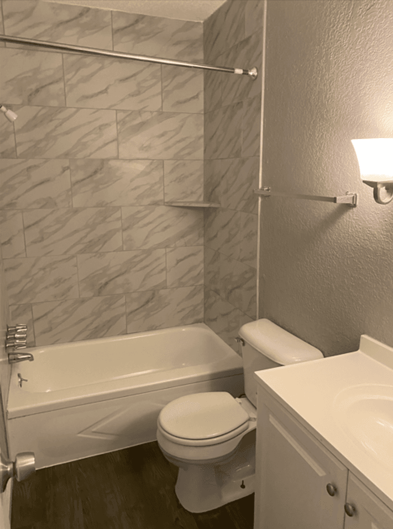 Yukon Apartment: 1000 S Cornwell Dr.