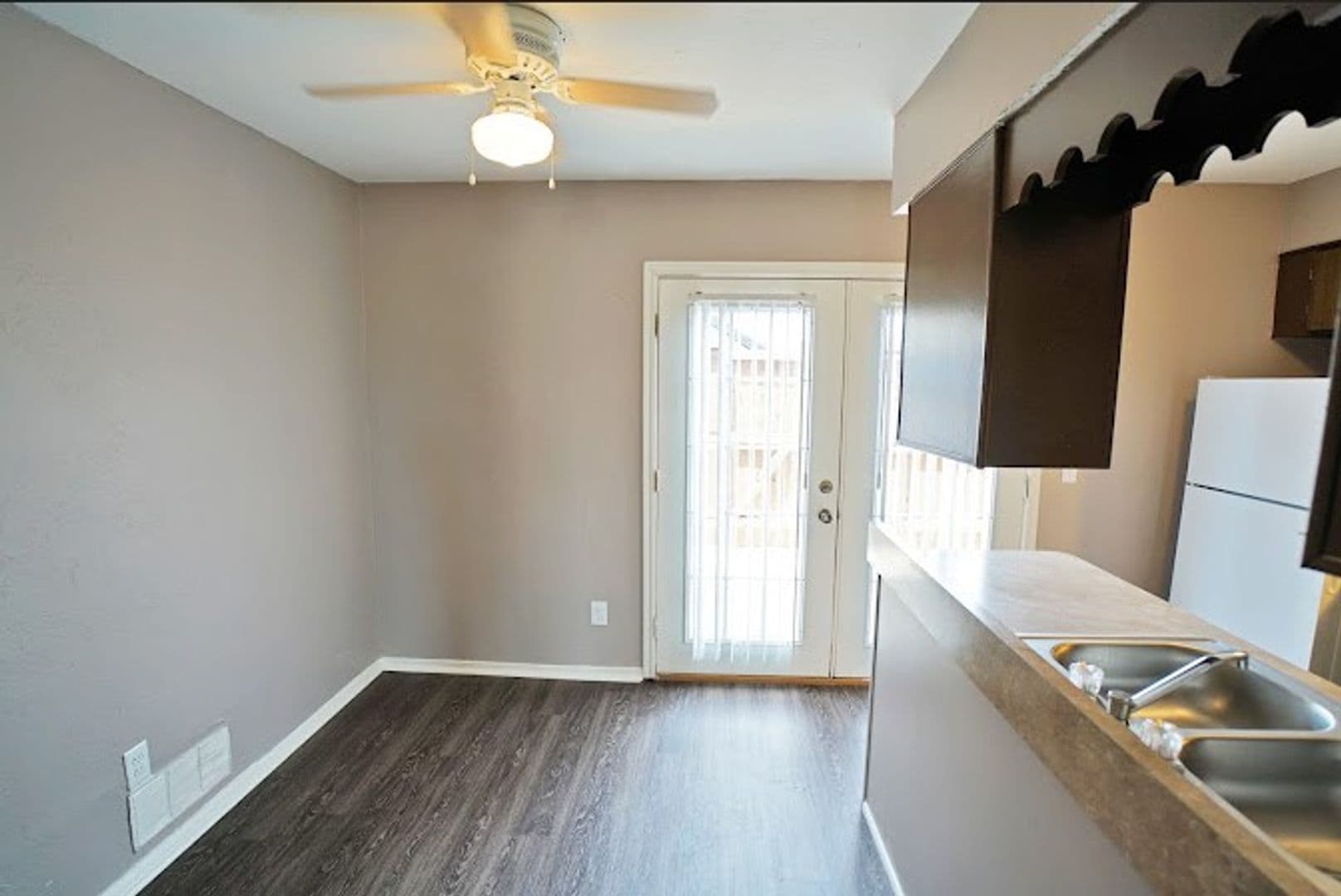 Moore Apartment: 921 NE 12th St