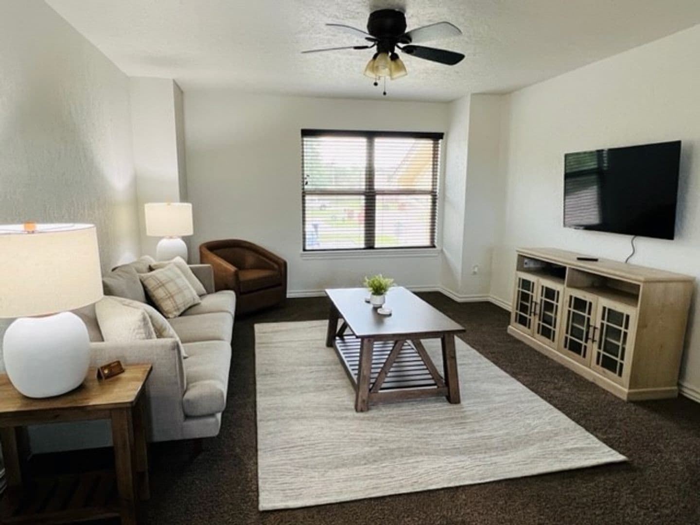 Harrah Townhome: 20849 Landmark Dr.
