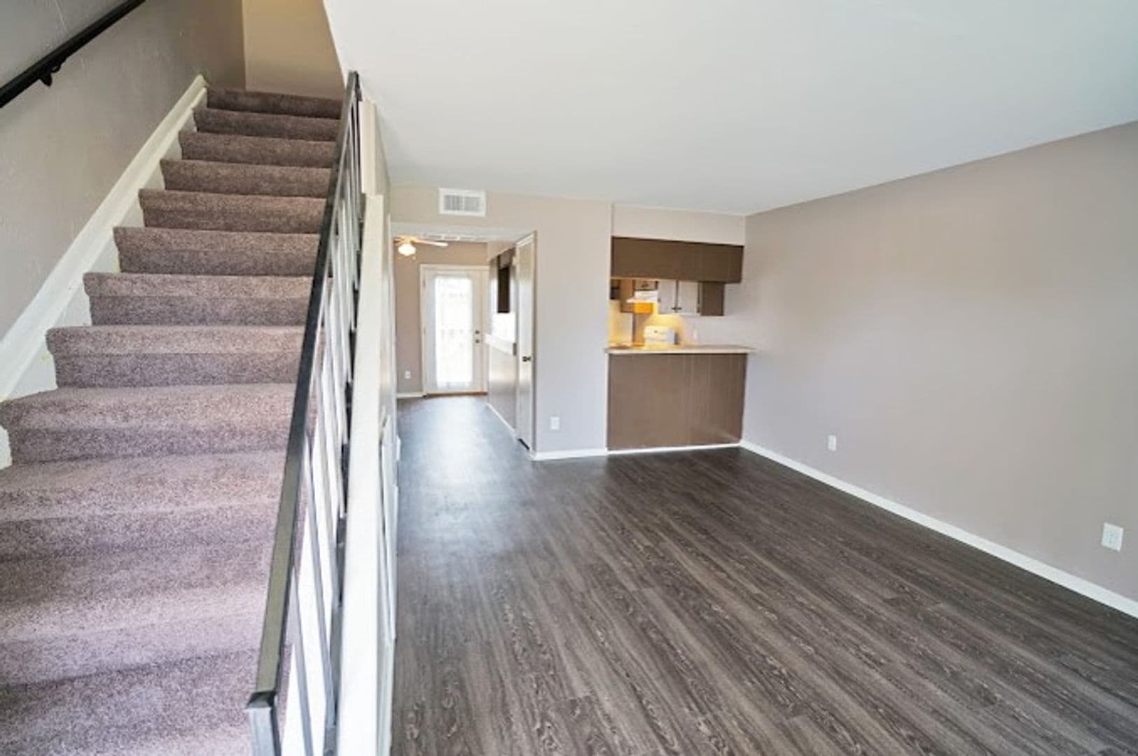 Moore Apartment: 921 NE 12th St