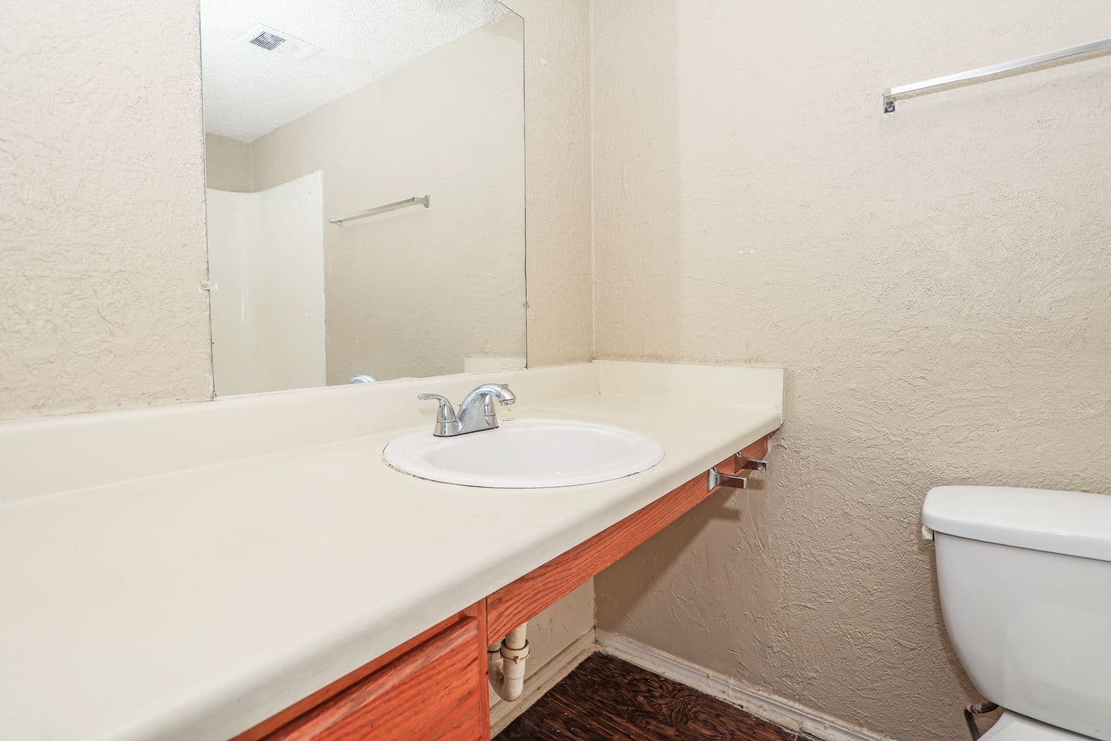 Oklahoma City Apartment: 6370 W. Wilshire