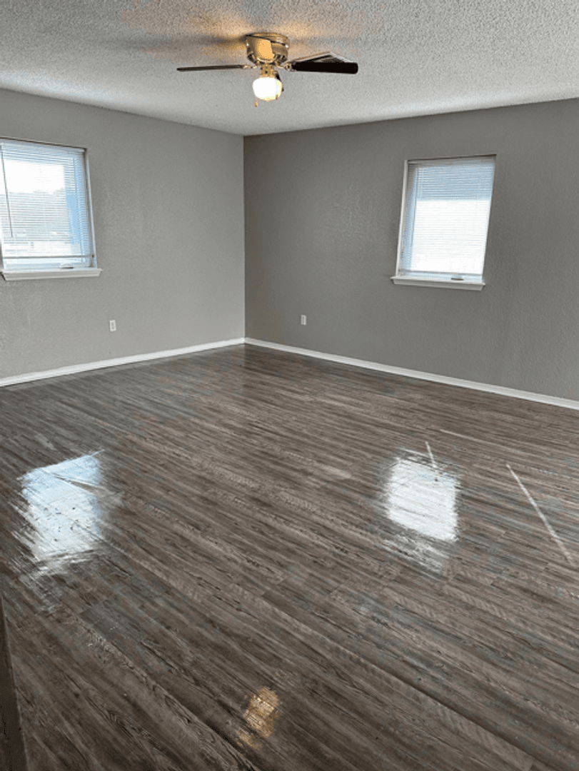 Yukon Apartment: 1000 S Cornwell Dr.