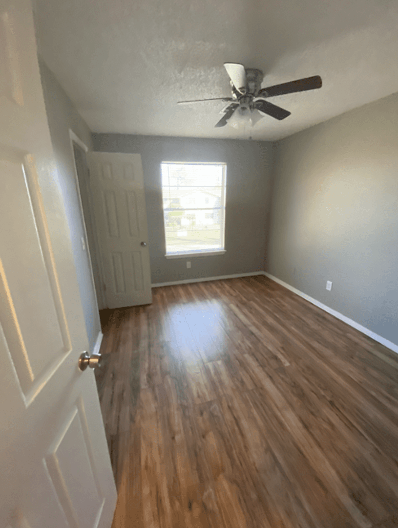 Yukon Apartment: 1000 S Cornwell Dr.
