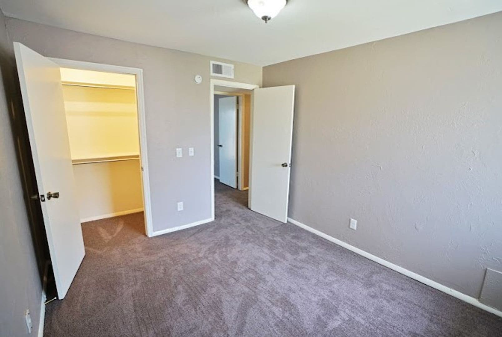 Moore Apartment: 921 NE 12th St