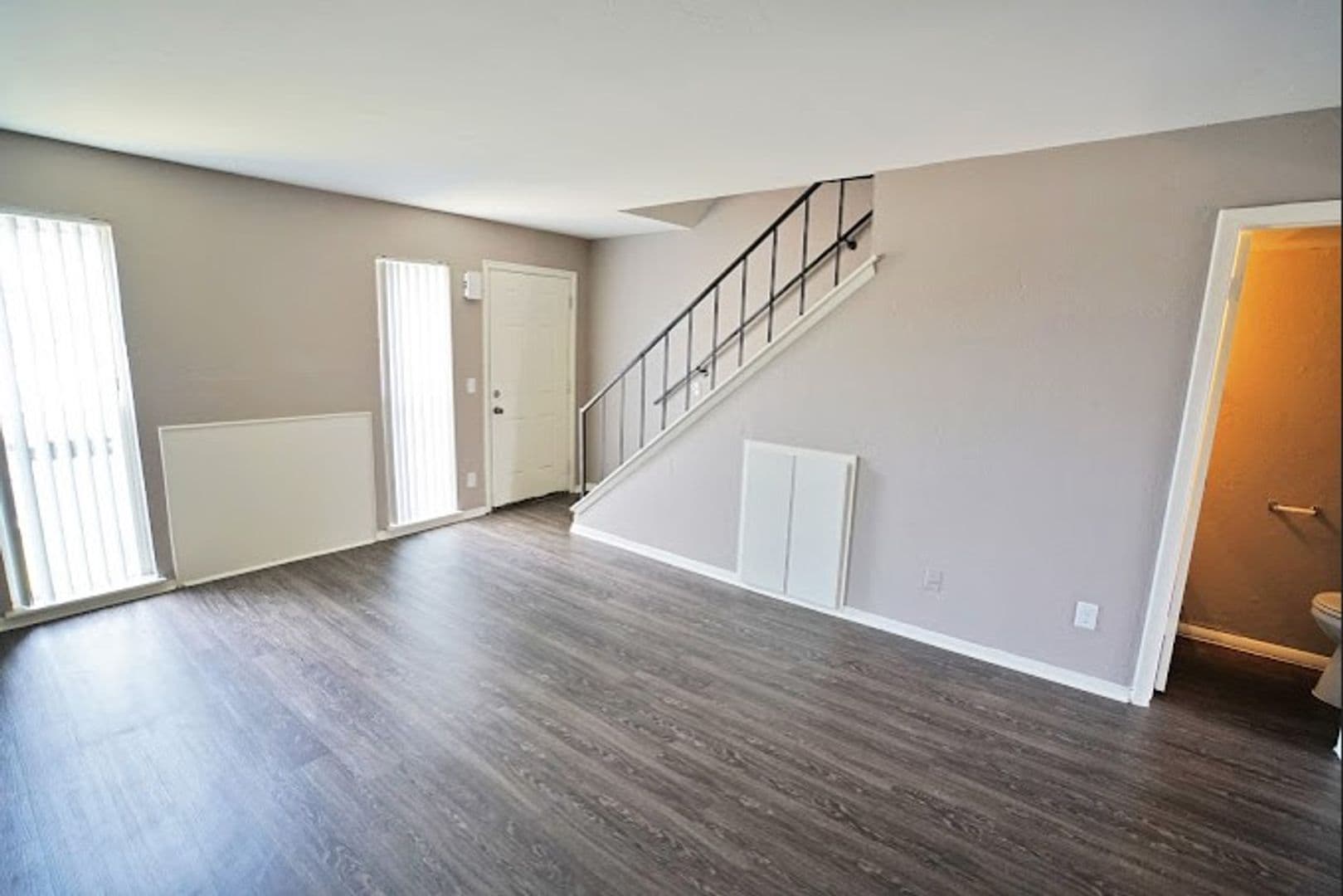 Moore Apartment: 921 NE 12th St