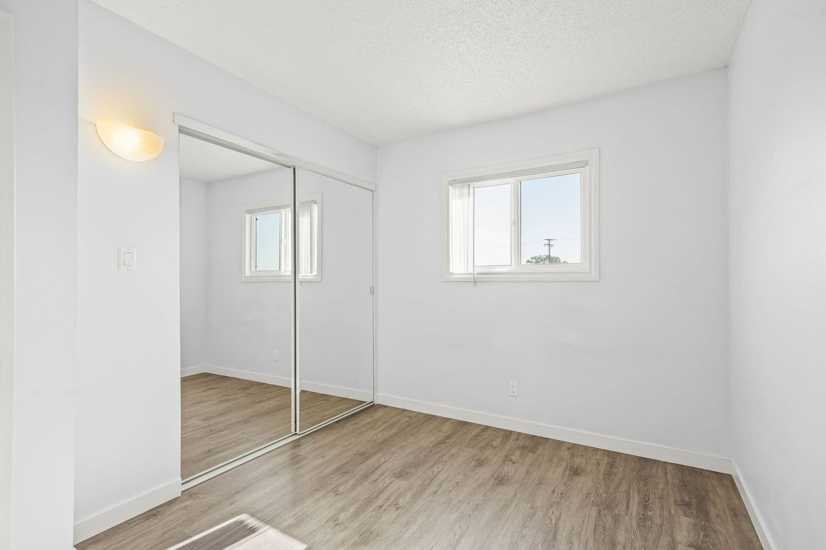 Ventura Apartment: 248 S. Hemlock St