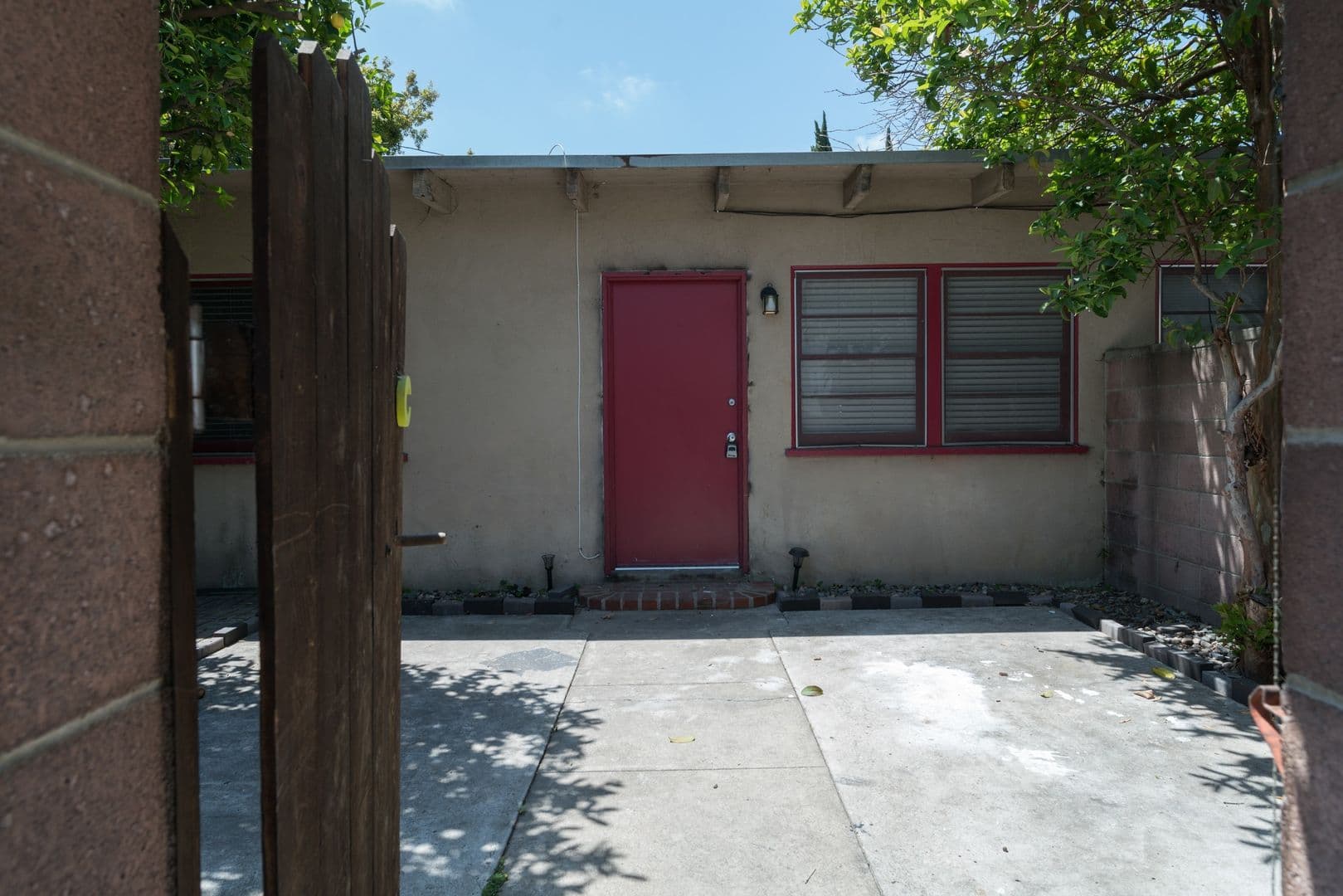 Santa Monica Apartment: 2320 Virginia Ave - D