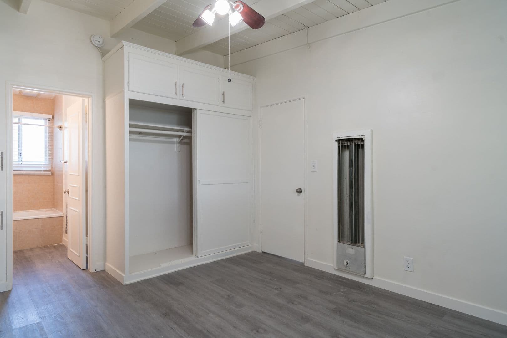 Santa Monica Apartment: 2320 Virginia Ave - D
