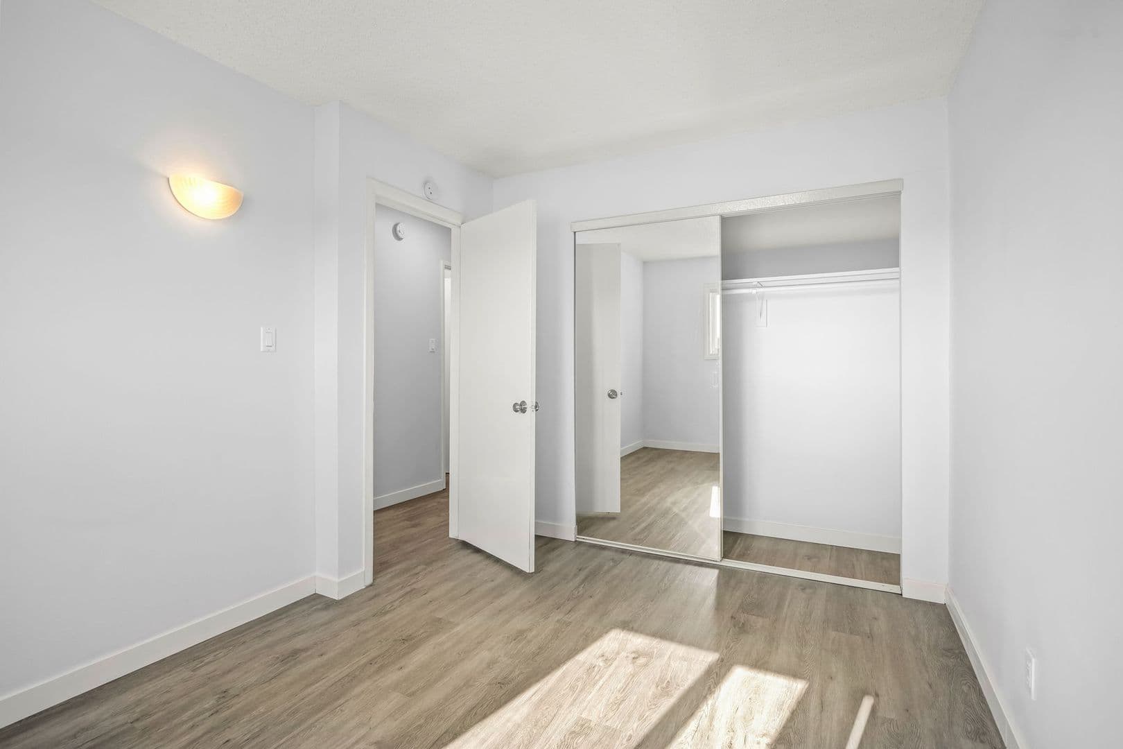 Ventura Apartment: 248 S. Hemlock St