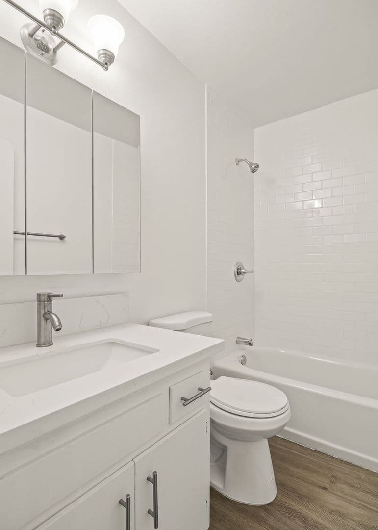 Ventura Apartment: 248 S. Hemlock St