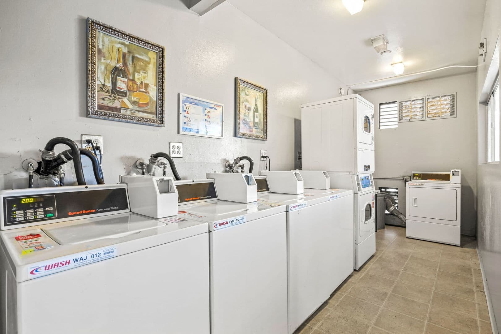 Ventura Apartment: 248 S. Hemlock St