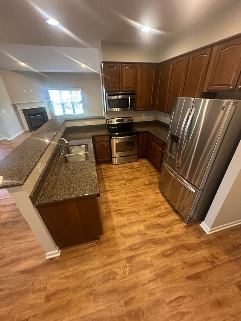 Lewis Center Apartment: 7312 Kirklington Street