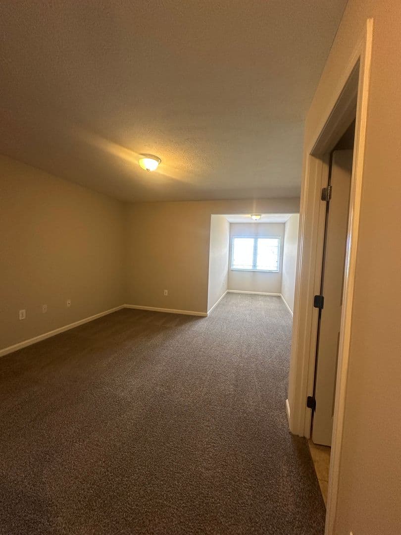 Lewis Center Apartment: 7312 Kirklington Street