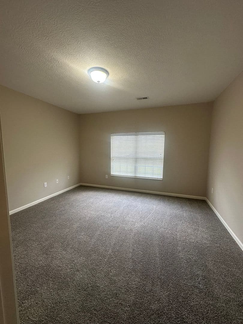 Lewis Center Apartment: 7312 Kirklington Street
