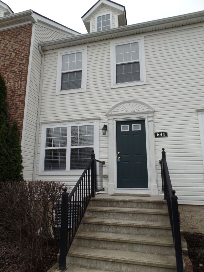 Westerville Apartment: 723 Lazelle Road