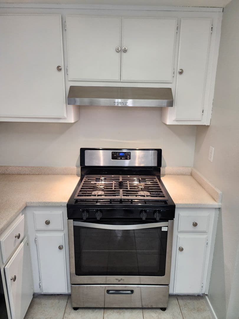 Apple Valley Apartment: 15833 Serrano Rd