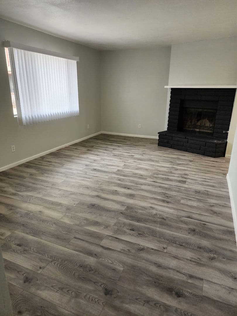 Apple Valley Apartment: 15833 Serrano Rd